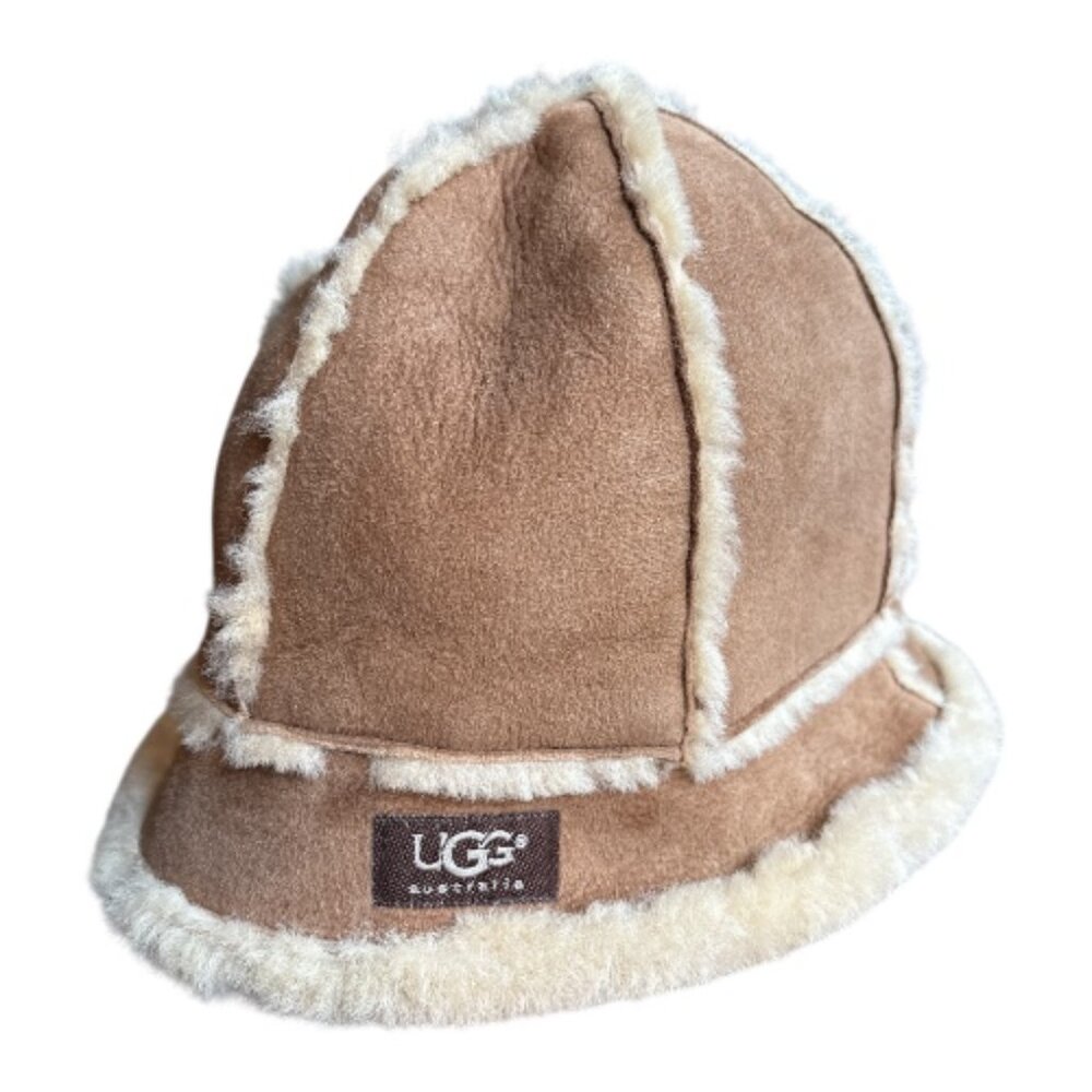 VINTAGE UGG SUEDE AND SHEARLING BUCKET HAT WARM AND COZY FOR SINGLE-DIGIT DAYS!